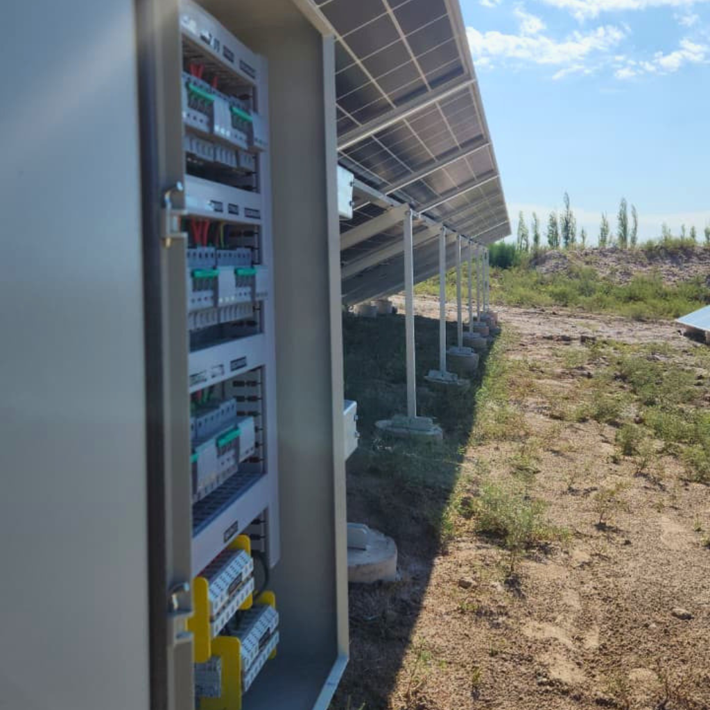 Tablero eléctrico con paneles solares